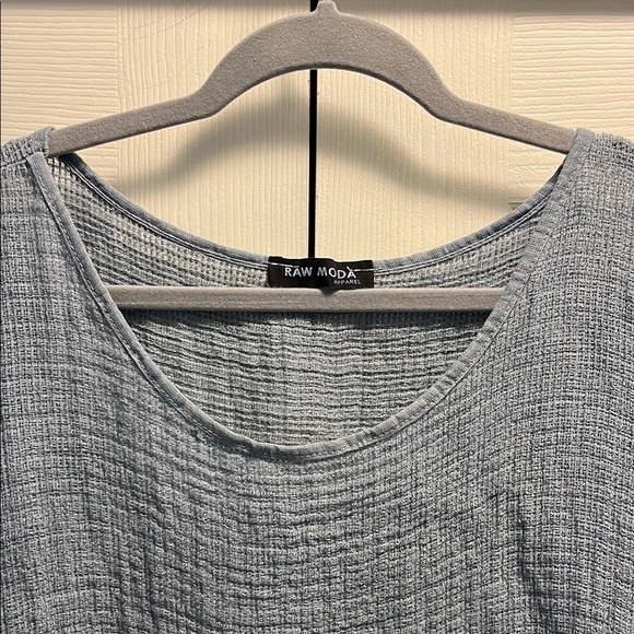 Women's Gray Linen Boho Top - Picture 2 of 6
